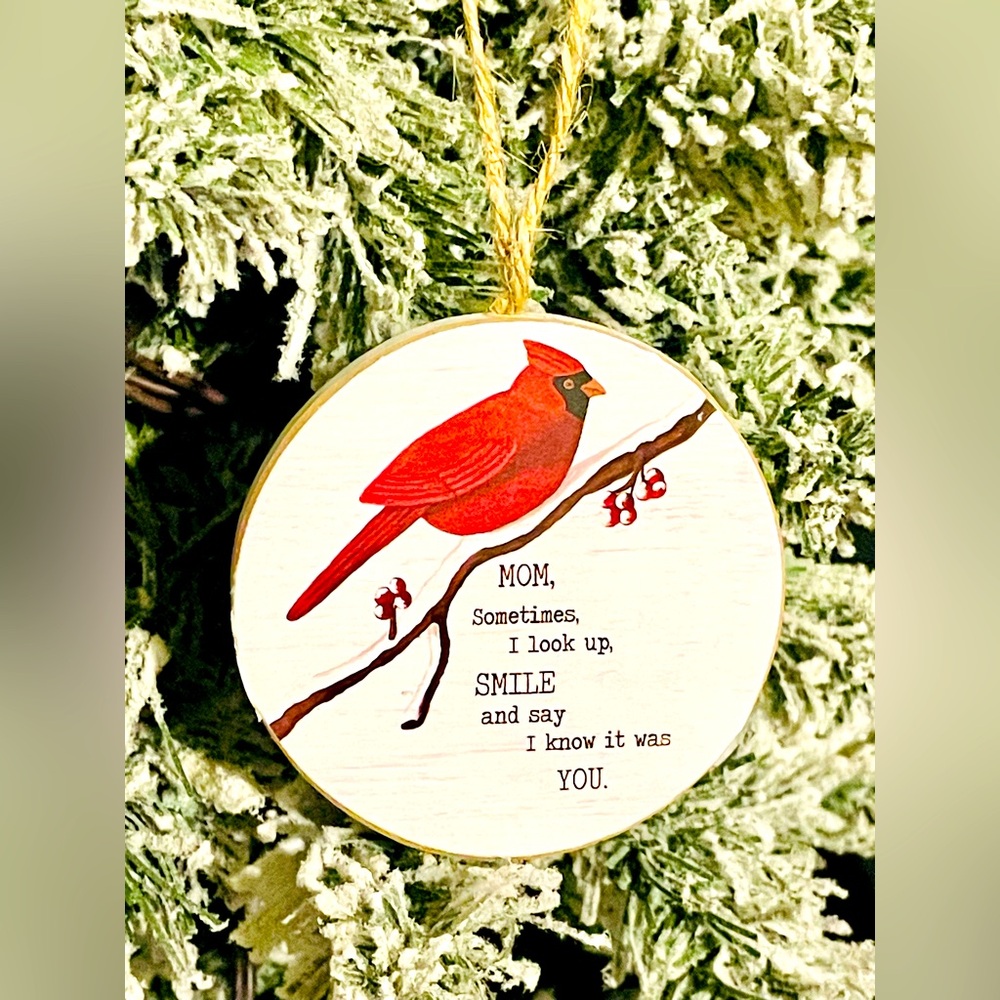 *Mom Round Cardinal Ornament